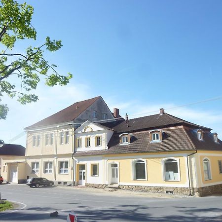 Guest House U Zlateho Jelena Žinkovy Екстериор снимка