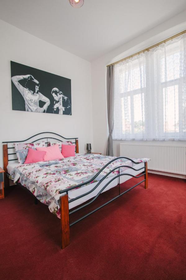 Guest House U Zlateho Jelena Žinkovy Екстериор снимка